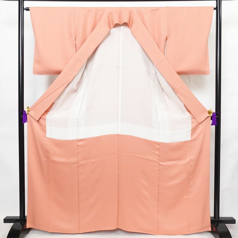 色無地 美品 落款入り しつけ糸付き 一つ紋付き 正絹 無地 袷仕立て 身丈164.5cm 裄丈64cm リサイクル着物 着物 お茶会 フォーマル ピンク_画像3