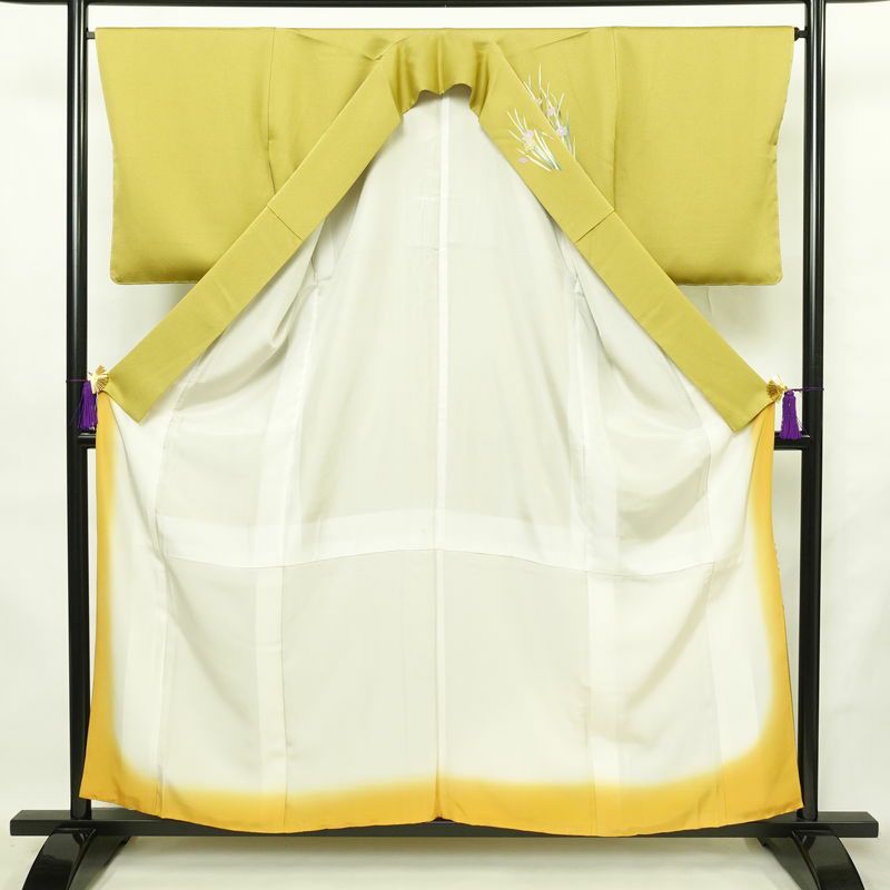 訪問着 美品 しつけ糸付き 正絹 木の葉・植物柄 袷仕立て 身丈157cm 裄丈64.5cm リサイクル着物 着物 箔 金彩 入学式 卒業式 七五三 お宮参り フォーマル 黄・黄土色_画像3