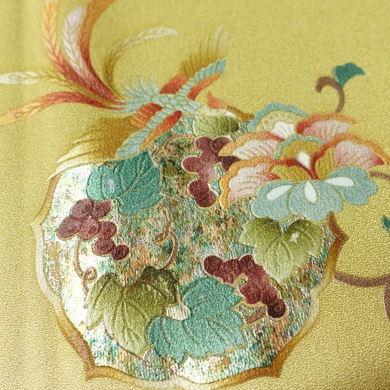 訪問着 美品 しつけ糸付き 正絹 木の葉・植物柄 袷仕立て 身丈157cm 裄丈64.5cm リサイクル着物 着物 箔 金彩 入学式 卒業式 七五三 お宮参り フォーマル 黄・黄土色_画像7