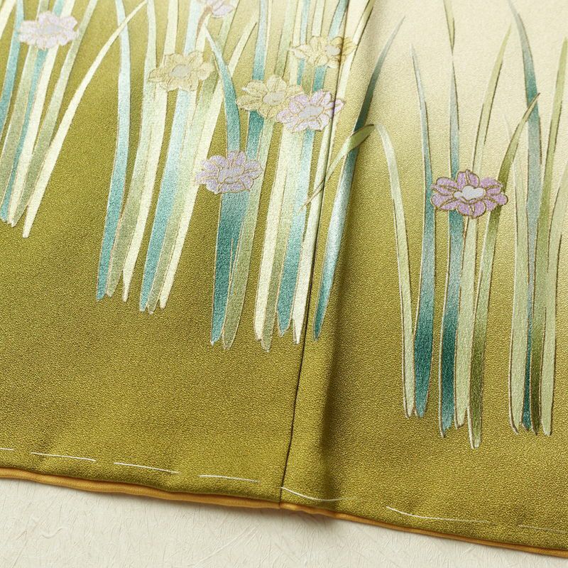 訪問着 美品 しつけ糸付き 正絹 木の葉・植物柄 袷仕立て 身丈157cm 裄丈64.5cm リサイクル着物 着物 箔 金彩 入学式 卒業式 七五三 お宮参り フォーマル 黄・黄土色_画像11