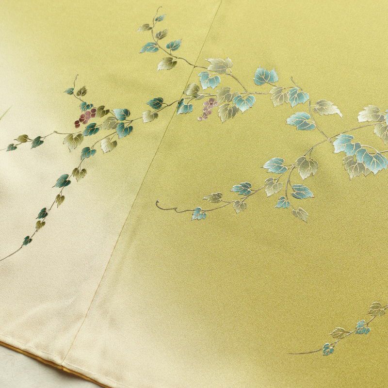 訪問着 美品 しつけ糸付き 正絹 木の葉・植物柄 袷仕立て 身丈157cm 裄丈64.5cm リサイクル着物 着物 箔 金彩 入学式 卒業式 七五三 お宮参り フォーマル 黄・黄土色_画像12