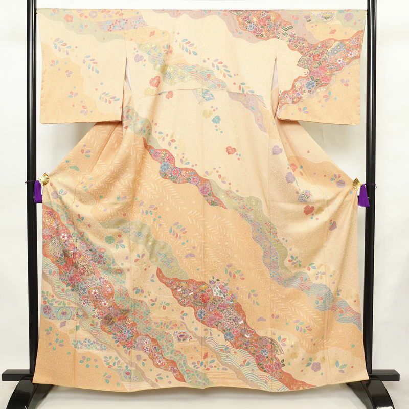 訪問着 美品 ふくれ織 正絹 古典柄 袷仕立て 身丈161cm 裄丈67cm リサイクル着物 一部しつけ糸付き 着物 箔 入学式 卒業式 七五三 お宮参り フォーマル ベージュ_画像1
