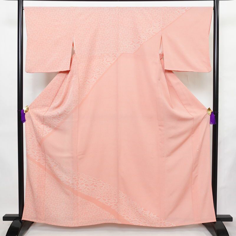 単衣 付下 美品 坂口幸市 落款入り 縮緬 正絹 古典柄 単衣仕立て 身丈162cm 裄丈66.5cm リサイクル着物 着物 ピンク_画像1