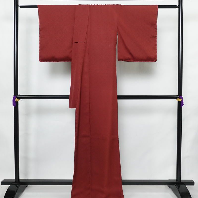 色無地 良品 しつけ糸付き 正絹 古典柄 袷仕立て 身丈167cm 裄丈67cm リサイクル着物 着物 お茶会 小豆・エンジ_画像2