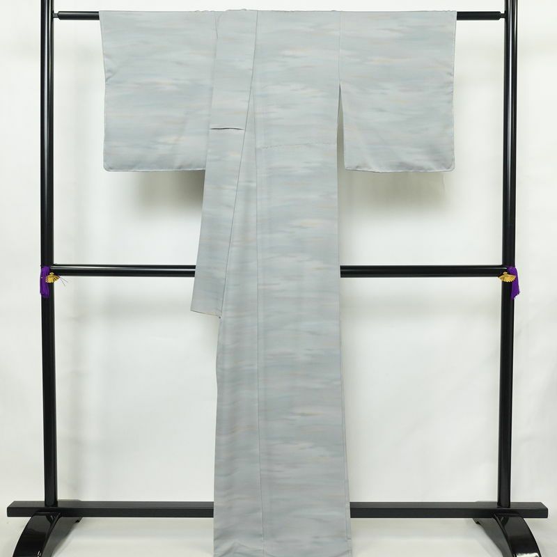 小紋 美品 しつけ糸付き 縮緬 一つ紋付き 正絹 その他の柄 袷仕立て 身丈169cm 裄丈68.5cm リサイクル着物 着物 共八掛 青・紺_画像2