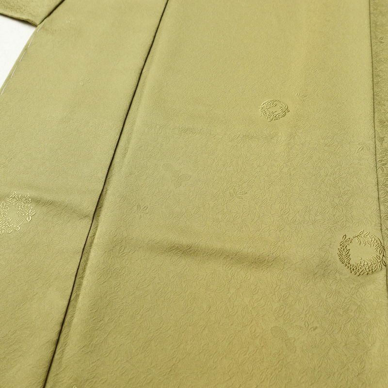色無地 良品 しつけ糸付き 一つ紋付き 正絹 木の葉・植物柄 袷仕立て 身丈166.5cm 裄丈68.5cm リサイクル着物 着物 お茶会 フォーマル 黄・黄土色_画像5