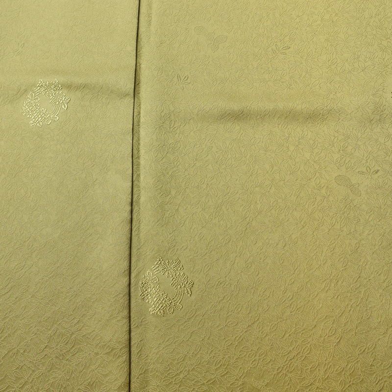 色無地 良品 しつけ糸付き 一つ紋付き 正絹 木の葉・植物柄 袷仕立て 身丈166.5cm 裄丈68.5cm リサイクル着物 着物 お茶会 フォーマル 黄・黄土色_画像6