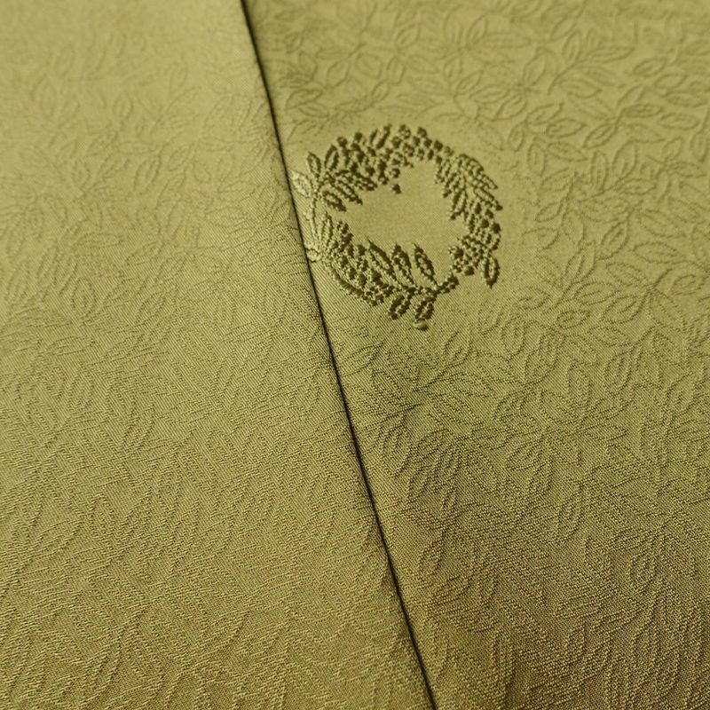 色無地 良品 しつけ糸付き 一つ紋付き 正絹 木の葉・植物柄 袷仕立て 身丈166.5cm 裄丈68.5cm リサイクル着物 着物 お茶会 フォーマル 黄・黄土色_画像11