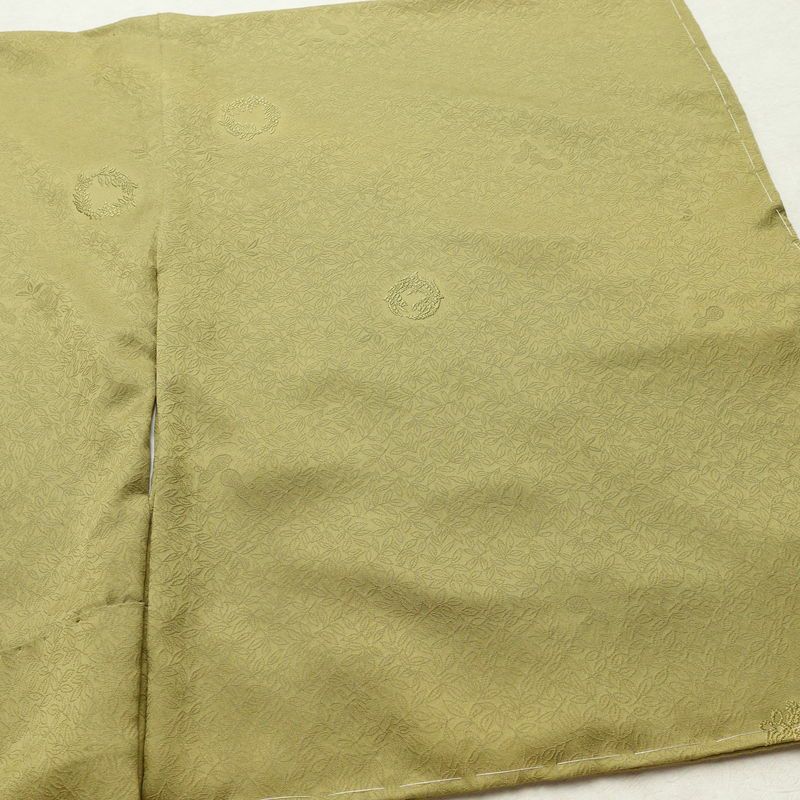 色無地 良品 しつけ糸付き 一つ紋付き 正絹 木の葉・植物柄 袷仕立て 身丈166.5cm 裄丈68.5cm リサイクル着物 着物 お茶会 フォーマル 黄・黄土色_画像14
