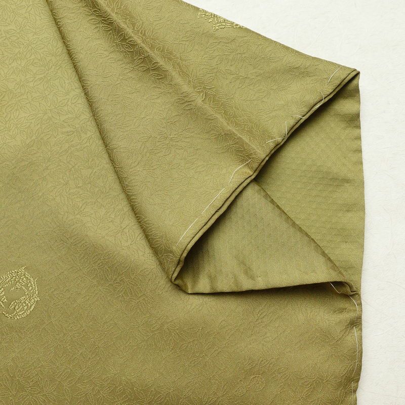 色無地 良品 しつけ糸付き 一つ紋付き 正絹 木の葉・植物柄 袷仕立て 身丈166.5cm 裄丈68.5cm リサイクル着物 着物 お茶会 フォーマル 黄・黄土色_画像15