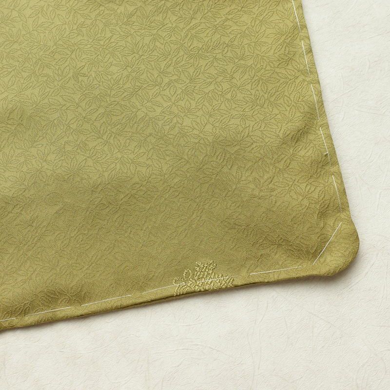 色無地 良品 しつけ糸付き 一つ紋付き 正絹 木の葉・植物柄 袷仕立て 身丈166.5cm 裄丈68.5cm リサイクル着物 着物 お茶会 フォーマル 黄・黄土色_画像16