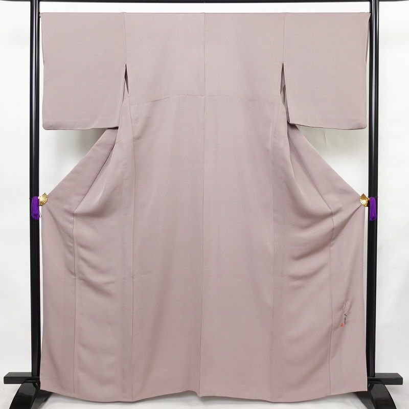 単衣 色無地 良品 落款入り 正絹 無地 単衣仕立て 身丈163.5cm 裄丈68cm リサイクル着物 着物 お茶会 フォーマル シンプル くすみパープル 紫・藤色_画像1