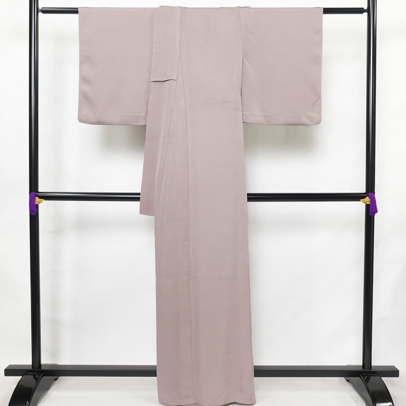 単衣 色無地 良品 落款入り 正絹 無地 単衣仕立て 身丈163.5cm 裄丈68cm リサイクル着物 着物 お茶会 フォーマル シンプル くすみパープル 紫・藤色_画像2