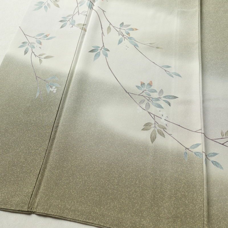 訪問着 縮緬 一つ紋付き 正絹 木の葉・植物柄 袷仕立て 身丈157cm 裄丈67.5cm リサイクル着物 着物 共八掛 入学式 卒業式 七五三 お宮参り フォーマル 上品 緑・うぐいす色_画像4