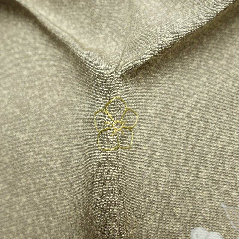 訪問着 縮緬 一つ紋付き 正絹 木の葉・植物柄 袷仕立て 身丈157cm 裄丈67.5cm リサイクル着物 着物 共八掛 入学式 卒業式 七五三 お宮参り フォーマル 上品 緑・うぐいす色_画像12