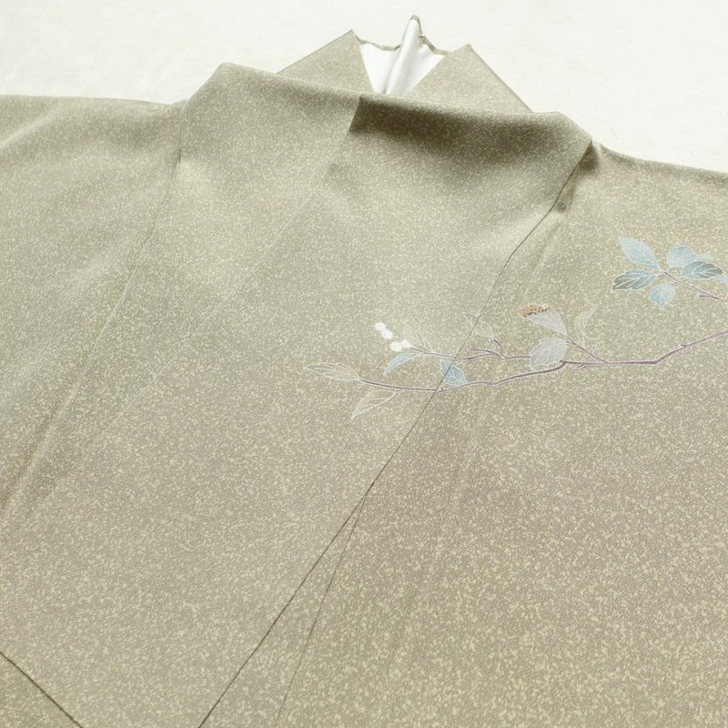 訪問着 縮緬 一つ紋付き 正絹 木の葉・植物柄 袷仕立て 身丈157cm 裄丈67.5cm リサイクル着物 着物 共八掛 入学式 卒業式 七五三 お宮参り フォーマル 上品 緑・うぐいす色_画像16