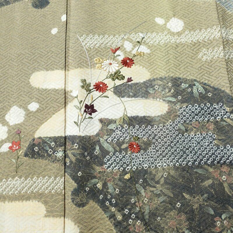 訪問着 良品 絞り 正絹 木の葉・植物柄 袷仕立て 身丈161cm 裄丈65cm リサイクル着物 着物 刺繍 金彩 入学式 卒業式 七五三 パーティー フォーマル ブルーグレー グレー_画像6