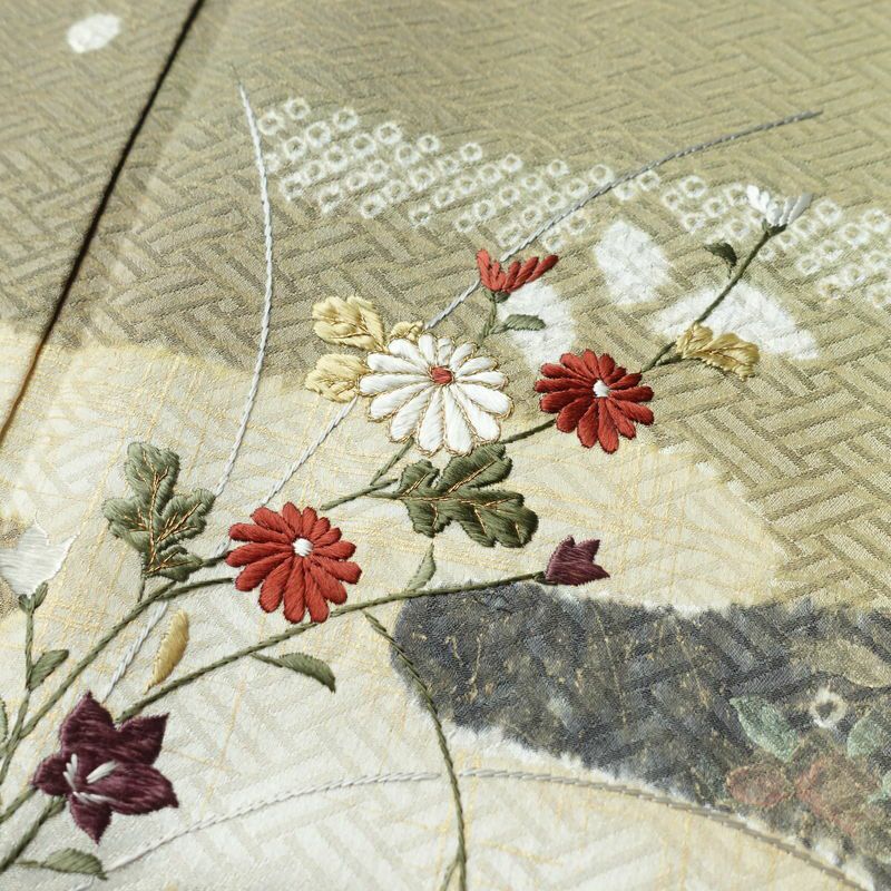 訪問着 良品 絞り 正絹 木の葉・植物柄 袷仕立て 身丈161cm 裄丈65cm リサイクル着物 着物 刺繍 金彩 入学式 卒業式 七五三 パーティー フォーマル ブルーグレー グレー_画像7