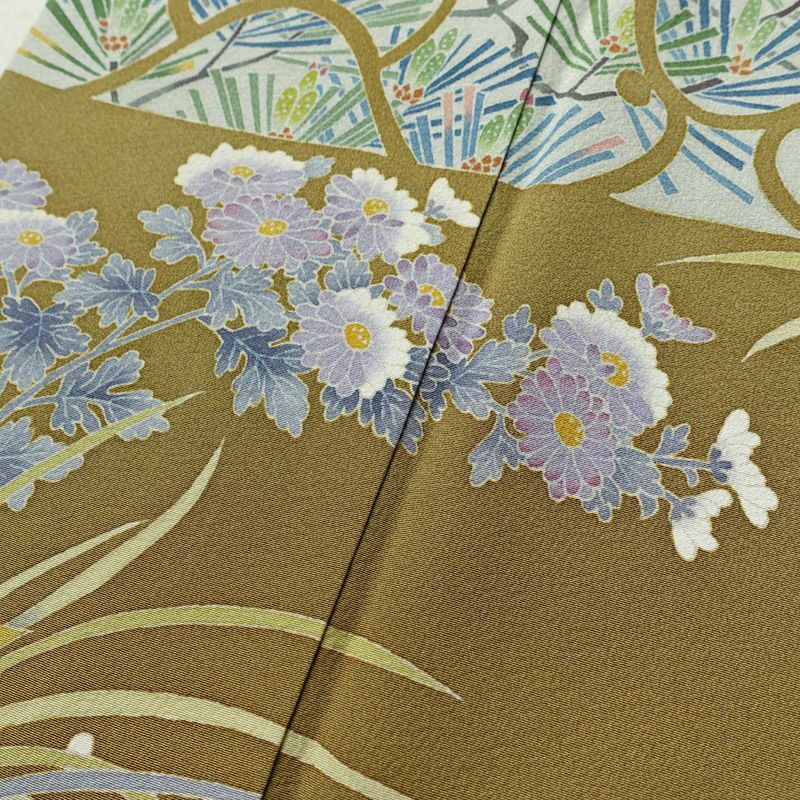 色留袖 良品 落款入り 縮緬 一つ紋付き 正絹 木の葉・植物柄 袷仕立て 身丈165.5cm 裄丈67.5cm リサイクル着物 着物 共八掛 結婚式 黄・黄土色_画像9
