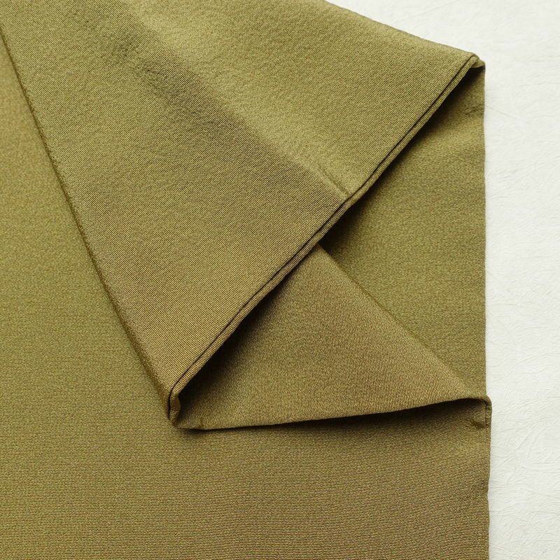 色留袖 良品 落款入り 縮緬 一つ紋付き 正絹 木の葉・植物柄 袷仕立て 身丈165.5cm 裄丈67.5cm リサイクル着物 着物 共八掛 結婚式 黄・黄土色_画像16