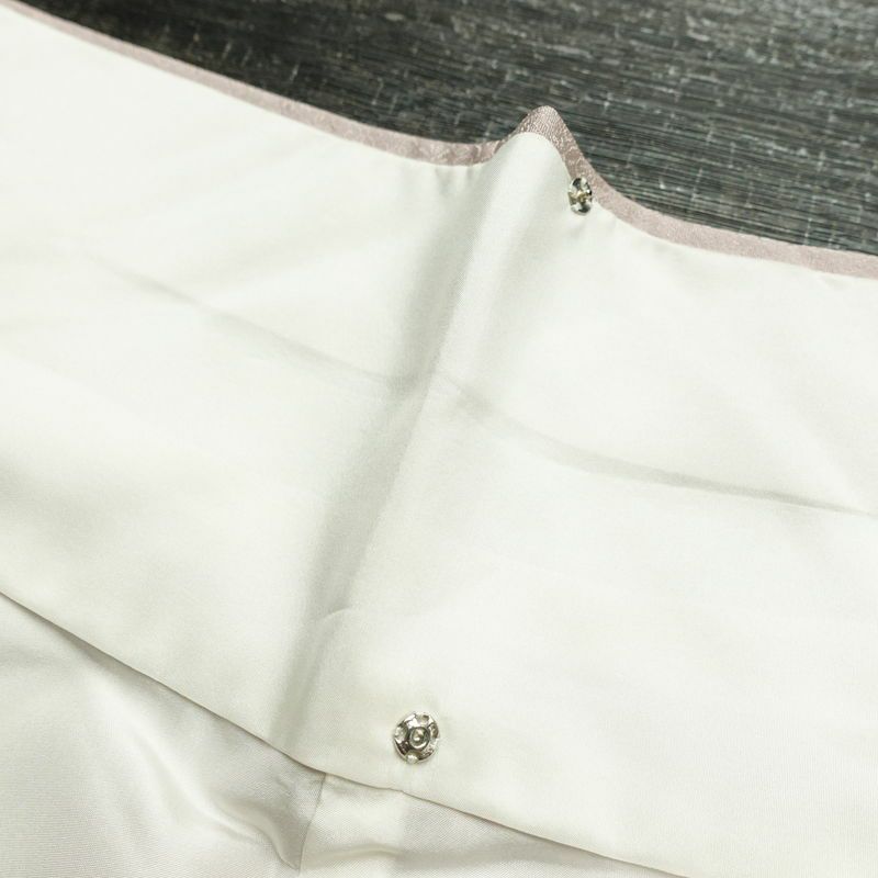 付け下げ 良品 一つ紋付き 正絹 木の葉・植物柄 袷仕立て 身丈161cm 裄丈67cm リサイクル着物 着物 箔 入学式 卒業式 七五三 お宮参り フォーマル 上品 松葉 松ぼっくり 紫・藤色_画像20