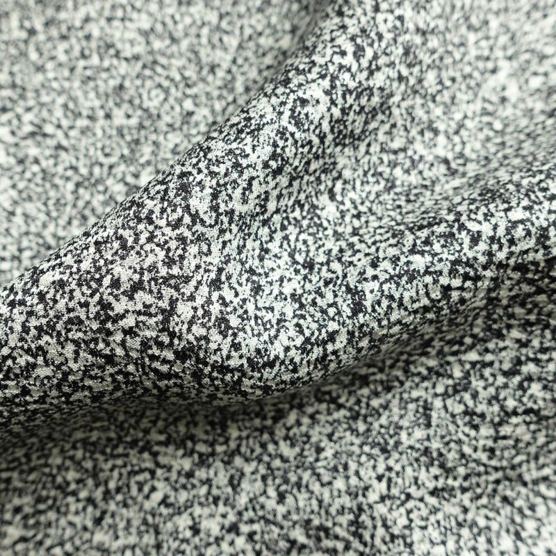 付け下げ 良品 しつけ糸付き 金駒刺繍 一つ紋付き 正絹 木の葉・植物柄 袷仕立て 身丈163.5cm 裄丈68.5cm リサイクル着物 着物 箔 共八掛 グレー_画像21