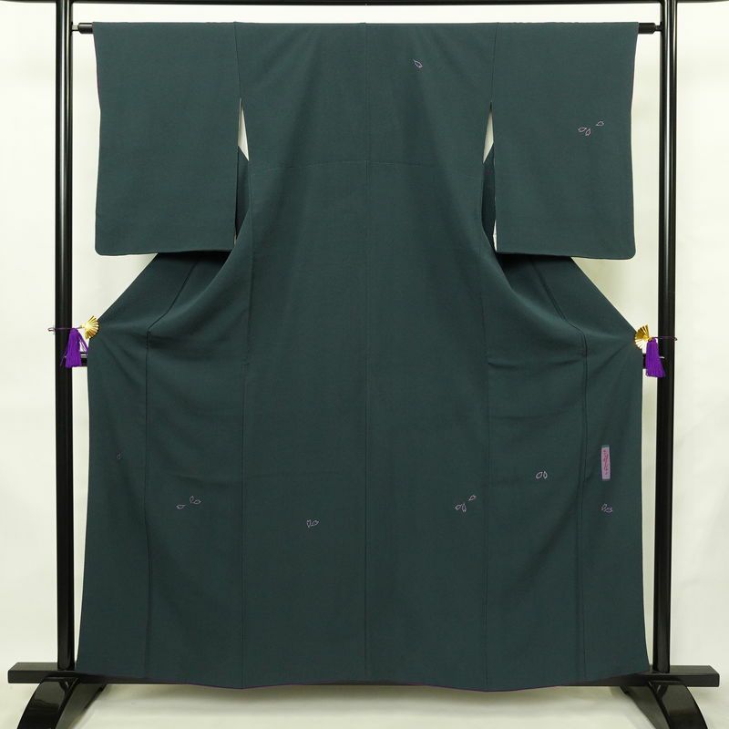 付け下げ 落款入り 辻村寿三郎 ジュサブロー 縮緬 正絹 花柄 袷仕立て 身丈159cm 裄丈63cm リサイクル着物 着物 卒業式 七五三 お宮参り フォーマル シンプル 緑・うぐいす色_画像1