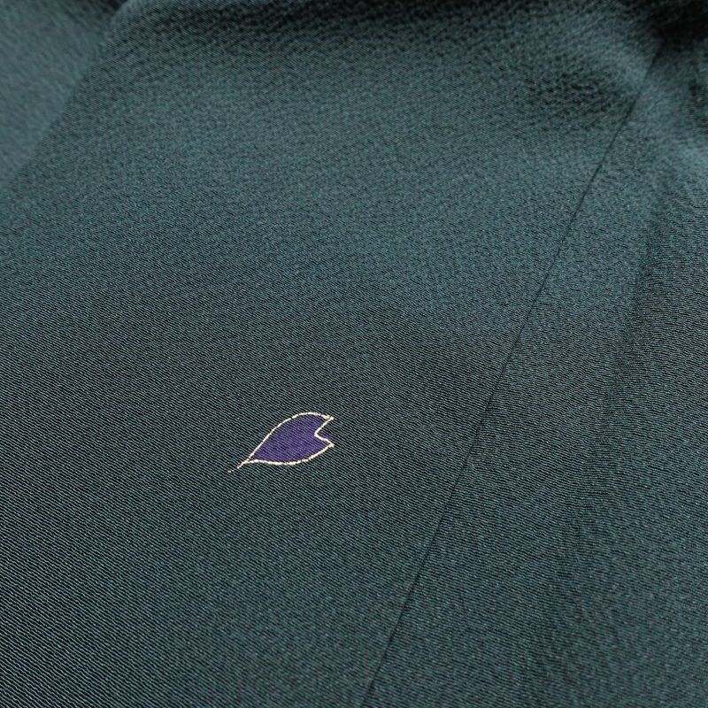 付け下げ 落款入り 辻村寿三郎 ジュサブロー 縮緬 正絹 花柄 袷仕立て 身丈159cm 裄丈63cm リサイクル着物 着物 卒業式 七五三 お宮参り フォーマル シンプル 緑・うぐいす色_画像18