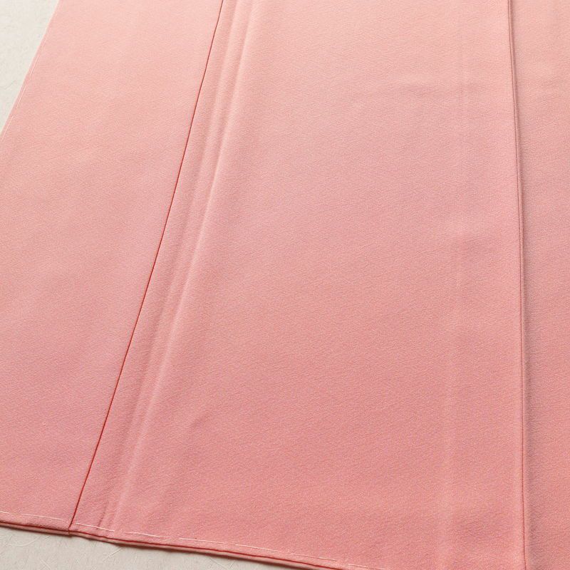 色無地 美品 しつけ糸付き 縮緬 一つ紋付き 正絹 無地 袷仕立て 身丈165.5cm 裄丈66.5cm リサイクル着物 着物 お茶会 フォーマル シンプル ピンク_画像4