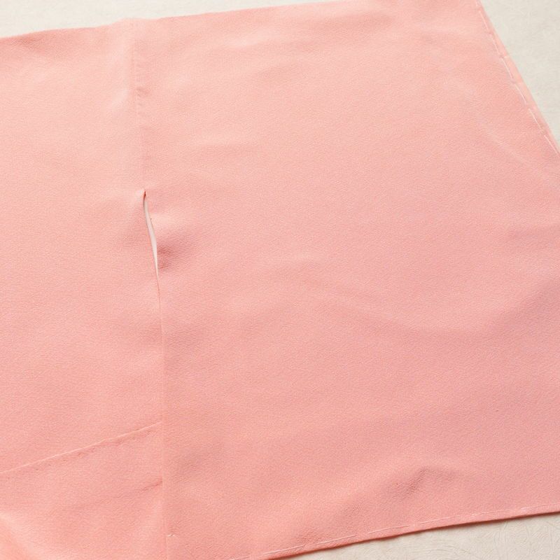 色無地 美品 しつけ糸付き 縮緬 一つ紋付き 正絹 無地 袷仕立て 身丈165.5cm 裄丈66.5cm リサイクル着物 着物 お茶会 フォーマル シンプル ピンク_画像13