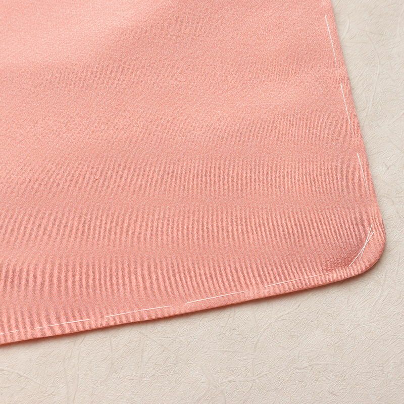 色無地 美品 しつけ糸付き 縮緬 一つ紋付き 正絹 無地 袷仕立て 身丈165.5cm 裄丈66.5cm リサイクル着物 着物 お茶会 フォーマル シンプル ピンク_画像15