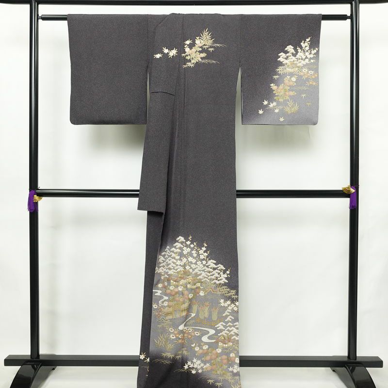 訪問着 良品 金駒刺繍 正絹 風景柄 袷仕立て 身丈166cm 裄丈68cm リサイクル着物 着物 箔 金彩 入学式 卒業式 七五三 お宮参り フォーマル 上品 紫・藤色_画像2