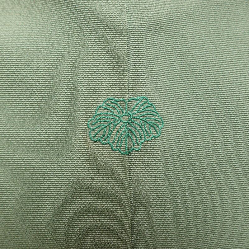 付け下げ 落款入り しつけ糸付き 一つ紋付き 正絹 人物・動物柄 袷仕立て 身丈163.5cm 裄丈66cm リサイクル着物 着物 箔 共八掛 フォーマル 緑・うぐいす色_画像13