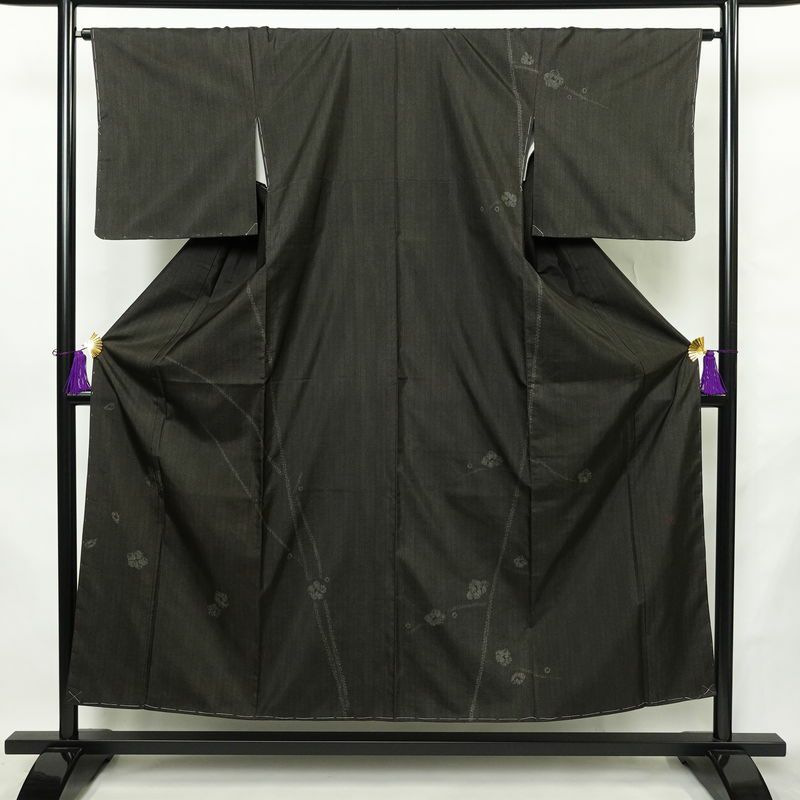 大島紬 付下 美品 証紙あり 落款入り しつけ糸付き 正絹 花柄 袷仕立て 身丈152cm 裄丈65cm リサイクル着物 おしゃれ 着物 茶_画像1