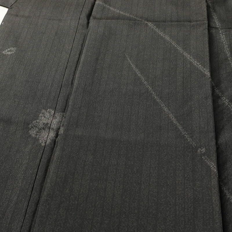 大島紬 付下 美品 証紙あり 落款入り しつけ糸付き 正絹 花柄 袷仕立て 身丈152cm 裄丈65cm リサイクル着物 おしゃれ 着物 茶_画像5