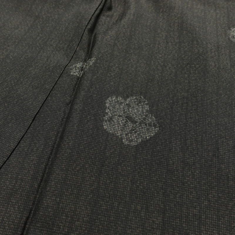 大島紬 付下 美品 証紙あり 落款入り しつけ糸付き 正絹 花柄 袷仕立て 身丈152cm 裄丈65cm リサイクル着物 おしゃれ 着物 茶_画像17