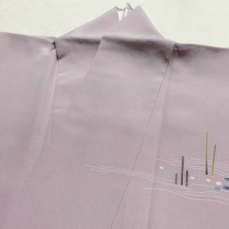 訪問着 美品 落款入り しつけ糸付き 正絹 風景柄 袷仕立て 身丈163.5cm 裄丈65cm リサイクル着物 着物 共八掛 入学式 卒業式 結婚式 七五三 お宮参り フォーマル 千鳥 紫・藤色_画像17