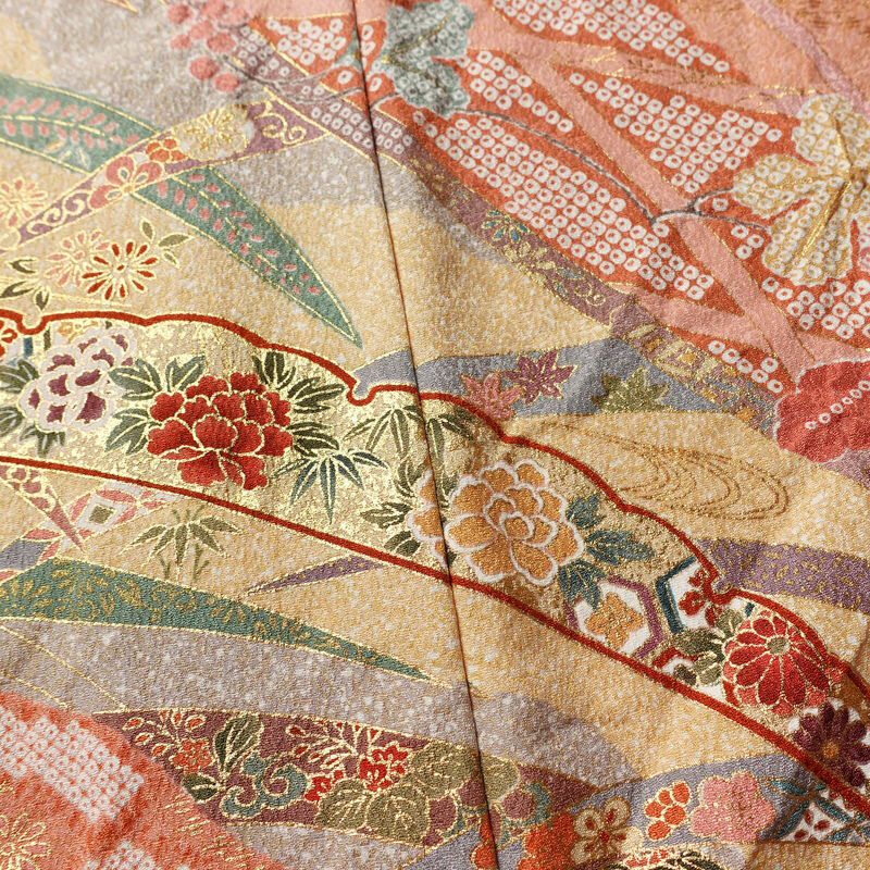 訪問着 美品 しつけ糸付き 絞り 正絹 花柄 袷仕立て 身丈167.5cm 裄丈65cm リサイクル着物 着物 刺繍 金彩 入学式 結婚式 パーティー フォーマル 絞り加工 華やか ピンク_画像13