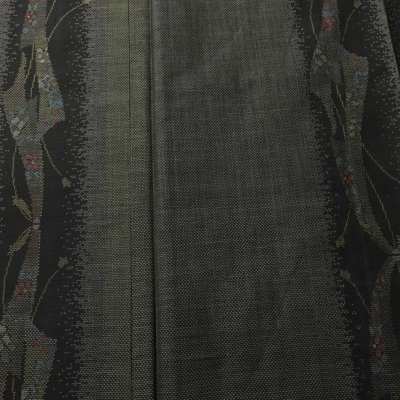 大島紬 古代染色 純泥染 美品 証紙あり しつけ糸付き 正絹 幾何学柄・抽象柄 袷仕立て 身丈163cm 裄丈69.5cm リサイクル着物 着物 未使用品 緑・うぐいす色_画像6