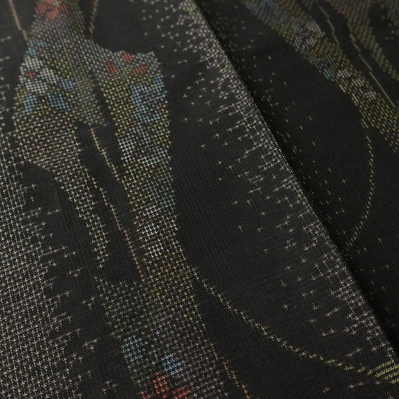 大島紬 古代染色 純泥染 美品 証紙あり しつけ糸付き 正絹 幾何学柄・抽象柄 袷仕立て 身丈163cm 裄丈69.5cm リサイクル着物 着物 未使用品 緑・うぐいす色_画像10