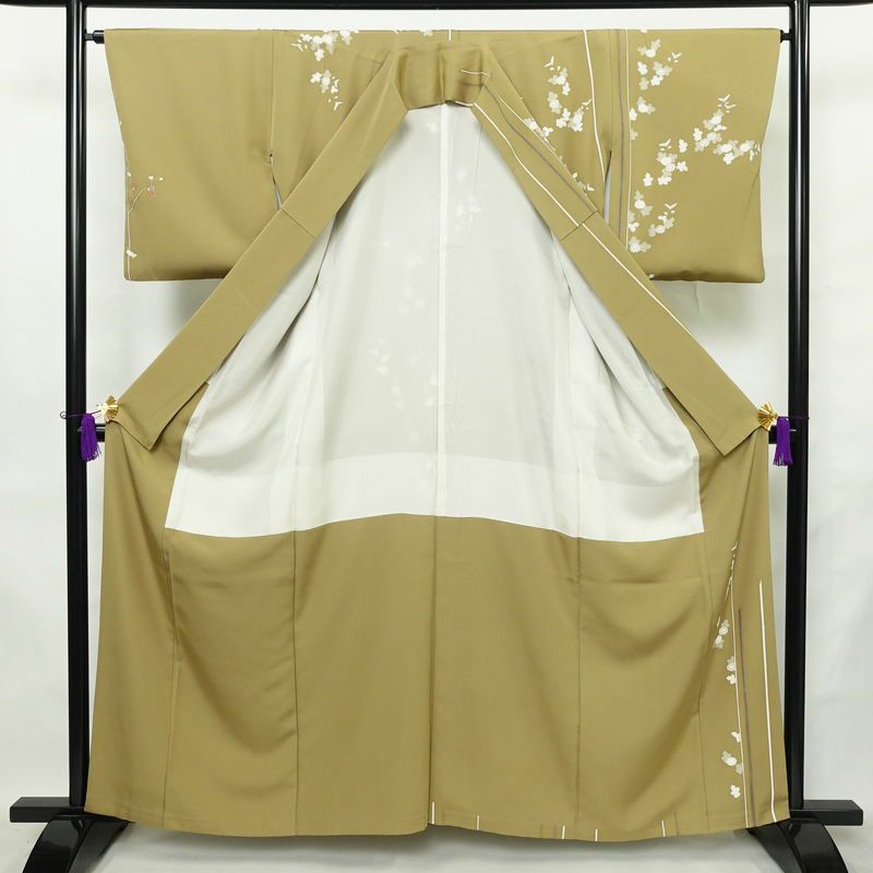 訪問着 良品 金駒刺繍 一つ紋付き 正絹 花柄 袷仕立て 身丈160.5cm 裄丈65cm リサイクル着物 着物 箔 金彩 入学式 卒業式 七五三 パーティー お宮参り フォーマル 黄・黄土色_画像3