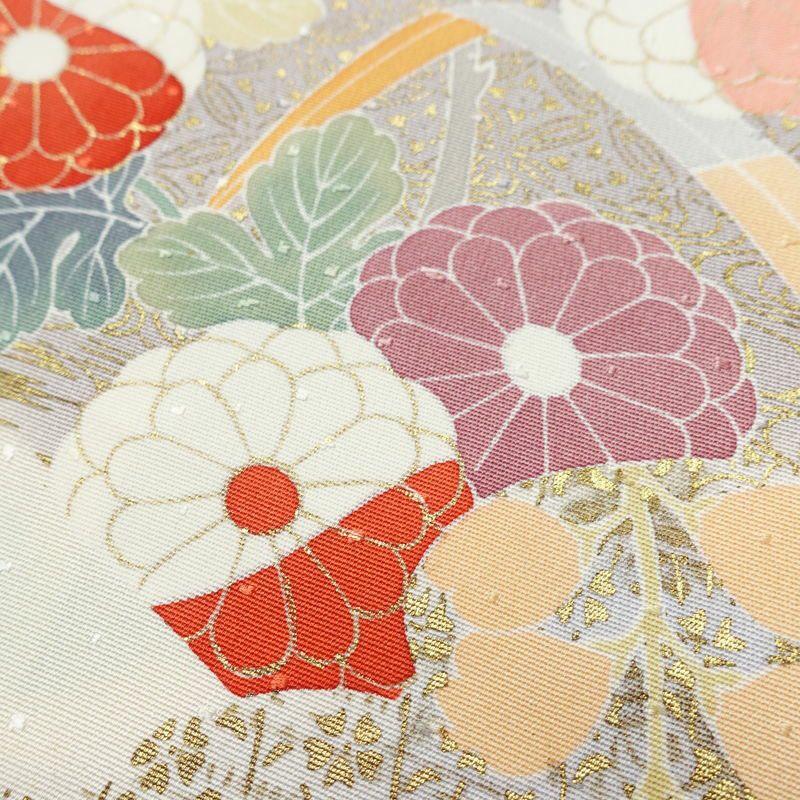 訪問着 良品 しつけ糸付き 金駒刺繍 一つ紋付き 正絹 花柄 袷仕立て 身丈152cm 裄丈63.5cm リサイクル着物 着物 箔 入学式 卒業式 結婚式 七五三 パーティー お宮参り フォーマル 紅葉 ピンクベージュ 菊 ベージュ_画像10