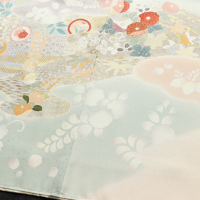訪問着 良品 しつけ糸付き 金駒刺繍 一つ紋付き 正絹 花柄 袷仕立て 身丈152cm 裄丈63.5cm リサイクル着物 着物 箔 入学式 卒業式 結婚式 七五三 パーティー お宮参り フォーマル 紅葉 ピンクベージュ 菊 ベージュ_画像12