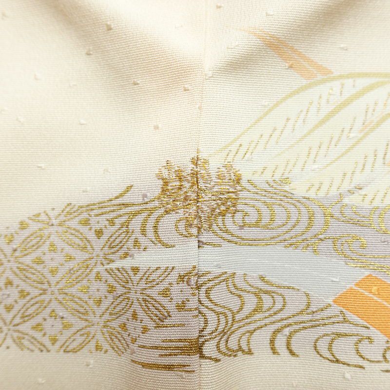 訪問着 良品 しつけ糸付き 金駒刺繍 一つ紋付き 正絹 花柄 袷仕立て 身丈152cm 裄丈63.5cm リサイクル着物 着物 箔 入学式 卒業式 結婚式 七五三 パーティー お宮参り フォーマル 紅葉 ピンクベージュ 菊 ベージュ_画像14