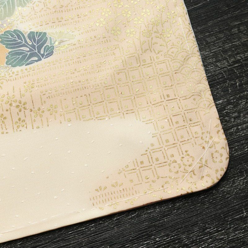 訪問着 良品 しつけ糸付き 金駒刺繍 一つ紋付き 正絹 花柄 袷仕立て 身丈152cm 裄丈63.5cm リサイクル着物 着物 箔 入学式 卒業式 結婚式 七五三 パーティー お宮参り フォーマル 紅葉 ピンクベージュ 菊 ベージュ_画像17