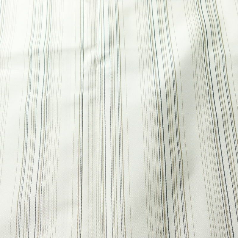 大島紬 おごじょ縞 美品 証紙あり しつけ糸付き 正絹 縞柄・線柄 袷仕立て 身丈169cm 裄丈68.5cm リサイクル着物 着物 未使用品 シンプル おしゃれ 白_画像6