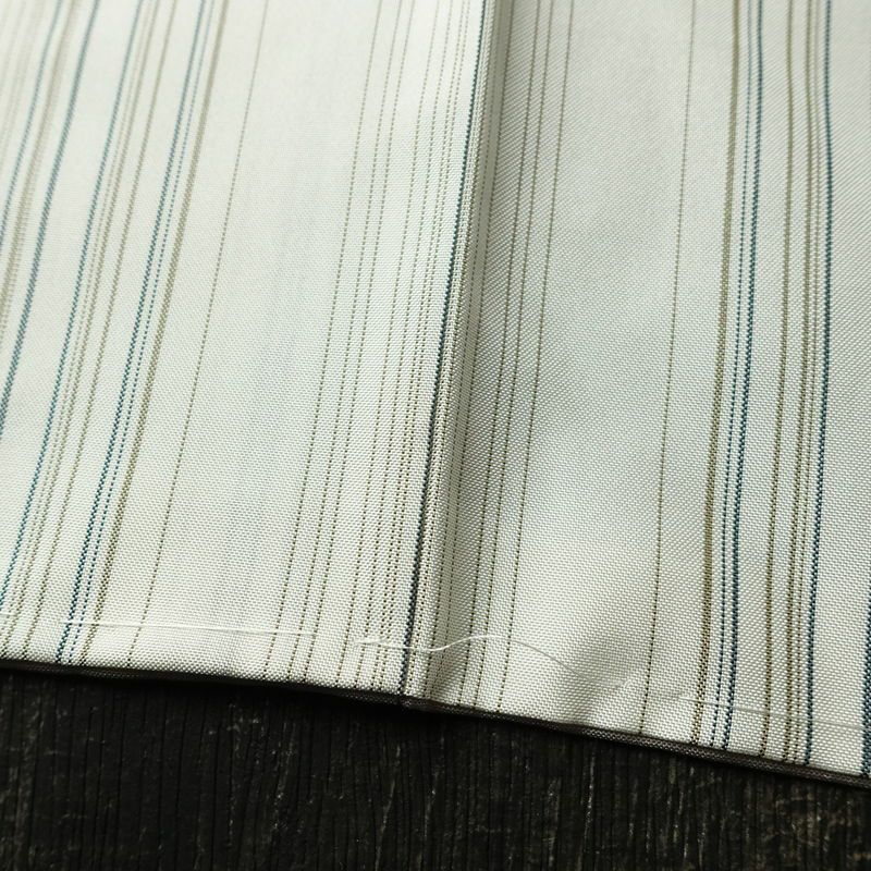 大島紬 おごじょ縞 美品 証紙あり しつけ糸付き 正絹 縞柄・線柄 袷仕立て 身丈169cm 裄丈68.5cm リサイクル着物 着物 未使用品 シンプル おしゃれ 白_画像11