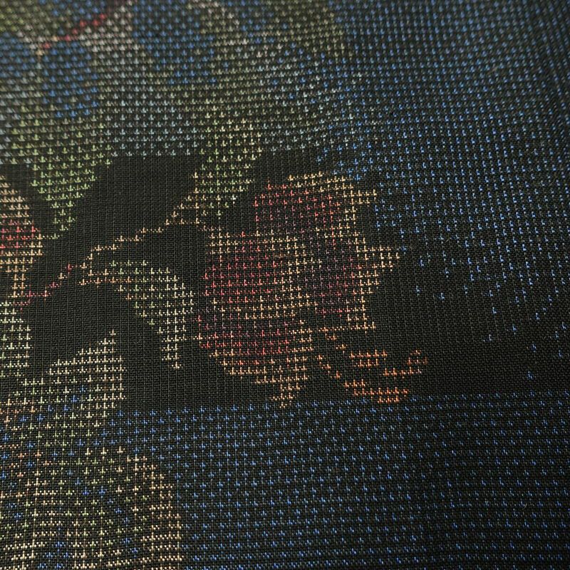 大島紬 古代染色 純泥染 良品 証紙あり しつけ糸付き 正絹 花柄 袷仕立て 身丈159cm 裄丈63cm リサイクル着物 着物 青・紺_画像9