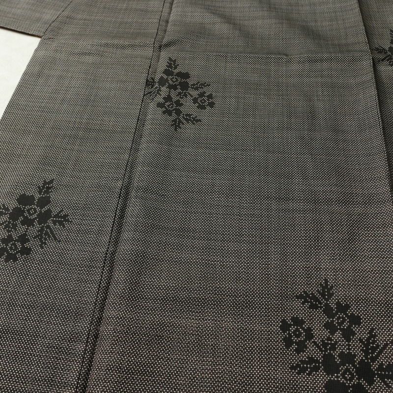 大島紬 美品 しつけ糸付き 正絹 花柄 袷仕立て 身丈159cm 裄丈63.5cm リサイクル着物 着物 未使用品 茶_画像5