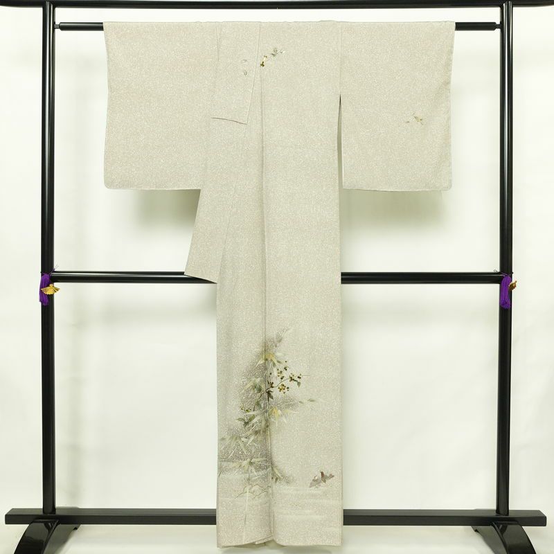 訪問着 美品 しつけ糸付き 正絹 木の葉・植物柄 袷仕立て 身丈157.5cm 裄丈68cm リサイクル着物 着物 刺繍 箔 未使用品 入学式 卒業式 七五三 お宮参り フォーマル 上品 グレージュ ベージュ_画像2